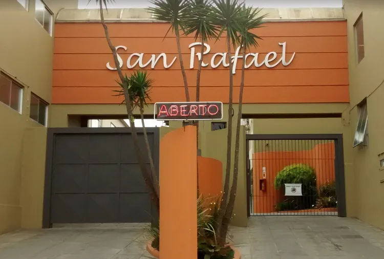 Fachada do Motel San Rafael