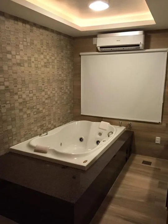 Banheira de hidromassagem com ar-condicionado