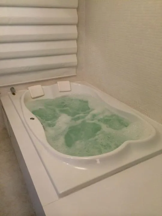 Banheira de hidromassagem em suíte do Motel San Rafael